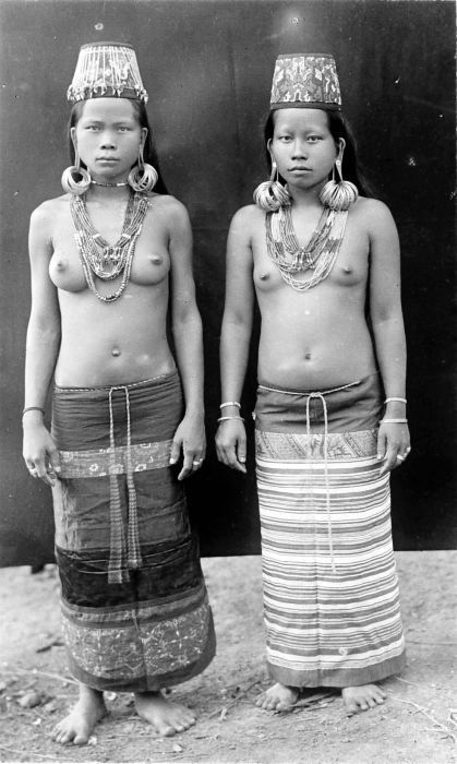 婆罗洲女人长什么样？20世纪婆罗洲女人裸胸照片