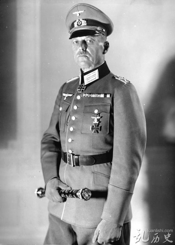 陆军元帅：卡尔·鲁道夫·格尔德·冯·龙德施泰特
