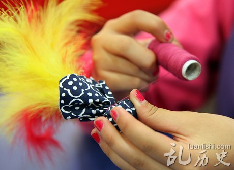 传统手工艺：鸡毛毽的制作方法和材料