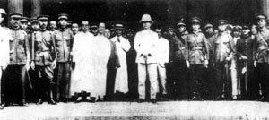 1924年6月，孙中山出席黄埔军校开学典礼