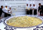 4192公斤扬州炒饭破吉尼斯记载 因挥霍被打消