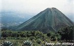 世界上最活跃的火山 每隔8～10分钟就喷火