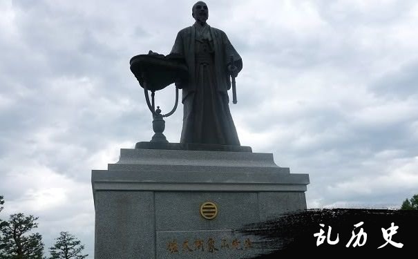 佐久间象山雕像