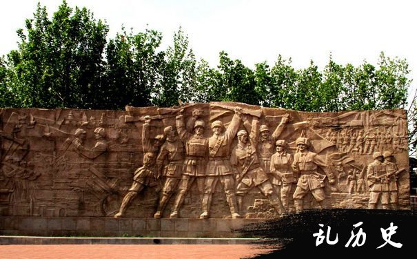 平津战役雕塑