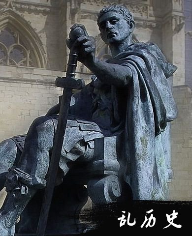 君士坦丁一世雕像