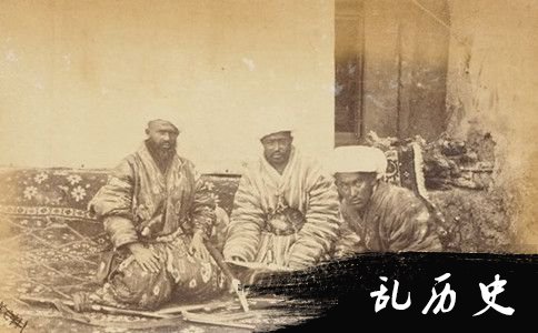 1875年,在左宗棠带军的围击下,阿古柏政权迅速的被消灭掉,使得新疆