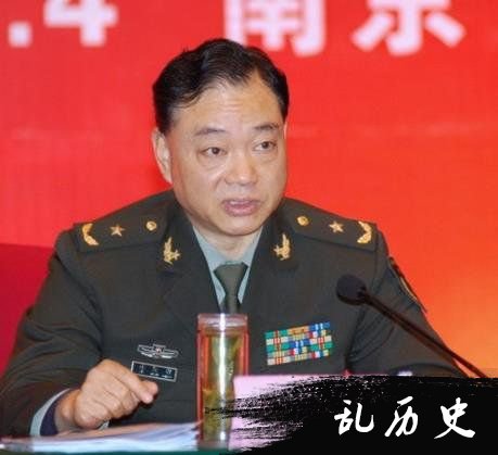 许援朝担任江苏省军区司令员时旧照。
