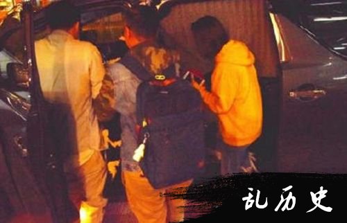 阿娇携男友来港留宿家中 为保护男友筑人肉屏风