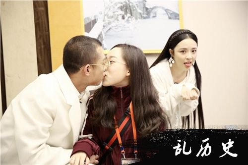 《歌手2018》GAI和未婚妻公开玩亲亲 李莎旻子秒变哈士奇