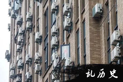 广宇东承府小区外墙挂满空调外机