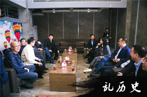 李冰冰入选湖畔大学第四期 干练成熟气质尽显