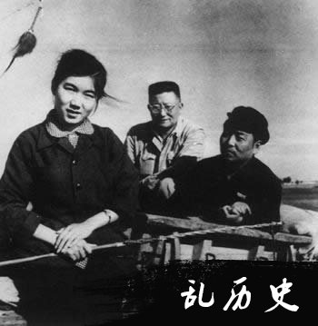 评剧表演艺术家新凤霞逝世(todayonhistory.com)