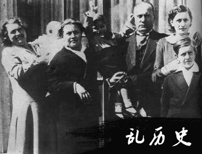 墨索里尼被处决(todayonhistory.com)