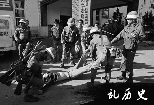 南韩爆发“光州事件”,遭到全斗焕军政府当局的血腥镇压(todayonhistory.com)